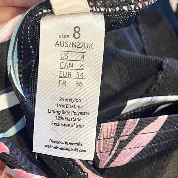 New Sea Level Escape Twist Front One Piece Black Women's Size 4 - Picture 3 of 12